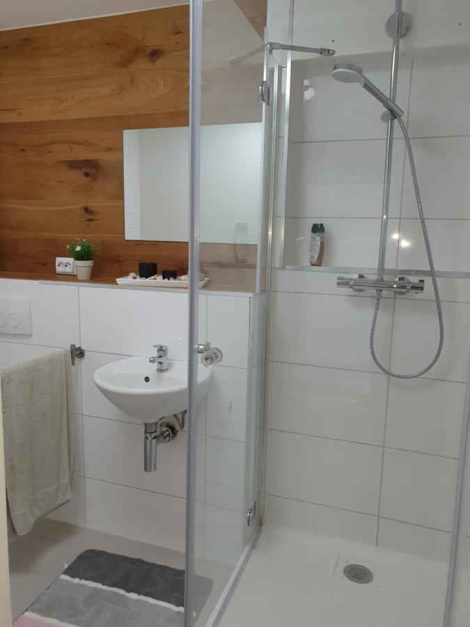 Privat Apartaments , Eigene Eigang, Eigene Badezimmer, Und Eigene Kueche Штрален Экстерьер фото